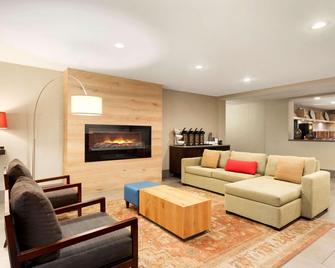 Country Inn & Suites by Radisson, Cedar Rapids Air - סידר ראפידס - סלון