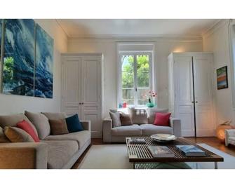 Splendid 6 bed villa 240m², 15 min from Lyon - Rillieux-la-Pape - Salon