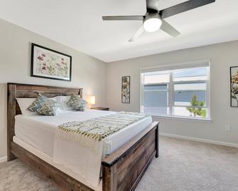 ZenHomes in heart of Brandon convenient location - Brandon - Bedroom