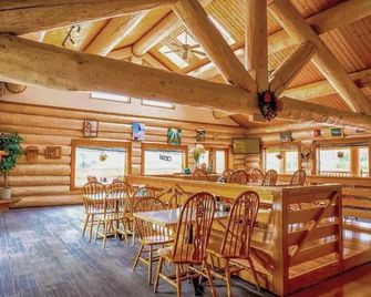 Bear's Claw Lodge - Cache Creek - Bar