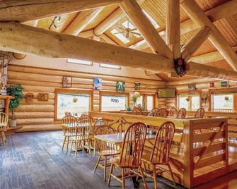 Bear's Claw Lodge - Cache Creek - Bar