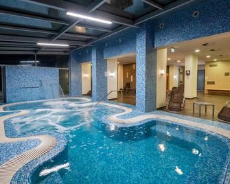 Hunguest Hotel Gyula - Дьюла - Басейн