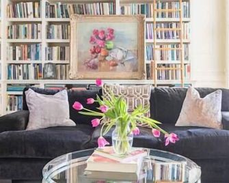 Pacific Heights Victorian Bedroom & Bathroom - סן פרנסיסקו - סלון