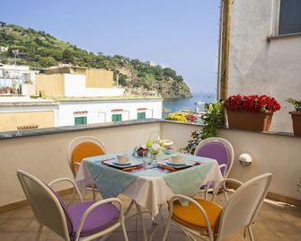 B&B Celestina Ischia - Ischia - Balcony
