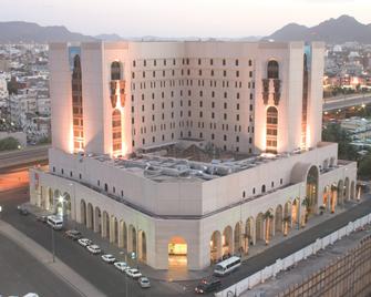 New Madinah Hotel - Medina - Building