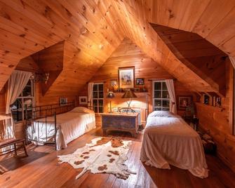 Seventy-four Ranch - Jasper - Bedroom