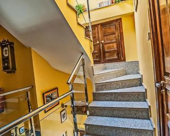 Hotel Rural Pajarapinta - Molinaseca - Сходи