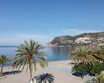 El Sol Del Sur - La Herradura - Beach