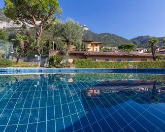 Albergo Villa Edy - Tremezzina - Piscina