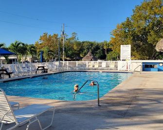 Couples paradise-king bed/AC/fishing/snorkeling/diving - Key Largo - Zwembad