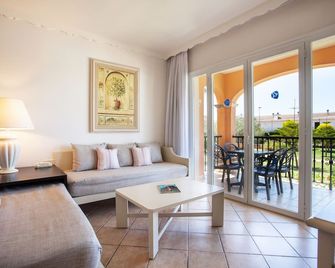 Grupotel Macarella Suites & Spa - Ciutadella de Menorca - Stue