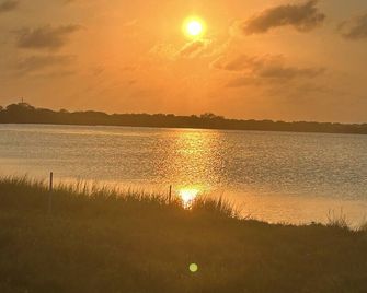 Siesta Tortuga at Magnolia Beach 500ft from fishing pier at Matagorda Bay - Port Lavaca - Вигляд зовні
