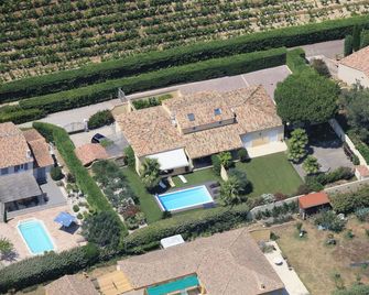 Charming villa with heated pool in quiet, 6/8 people, Gulf of St Tropez - Le Plan-de-la-Tour - Gebäude
