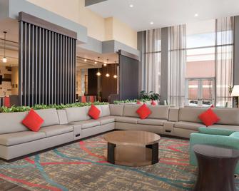 Embassy Suites by Hilton Chicago Naperville - Naperville - Lounge
