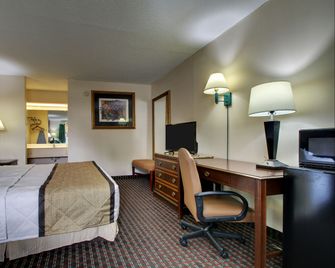 Key West Inn - Lafayette - LaFayette - Bedroom
