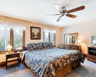 Lovely condo w/ a lake access plus shared tennis & basketball courts - Eagle River - Slaapkamer