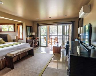 Oceanfront Orchid Room - Hilo Beach House Inn - Hilo - Slaapkamer
