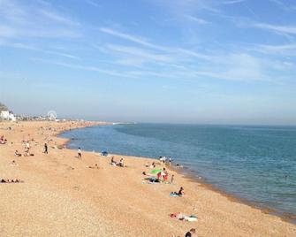 Large Sunny King-Size En-Suite - Hastings - Beach