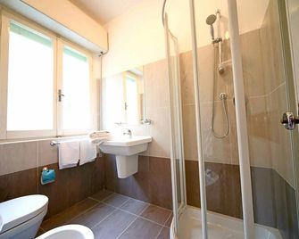 Hotel Hollywood - Riccione - Bathroom