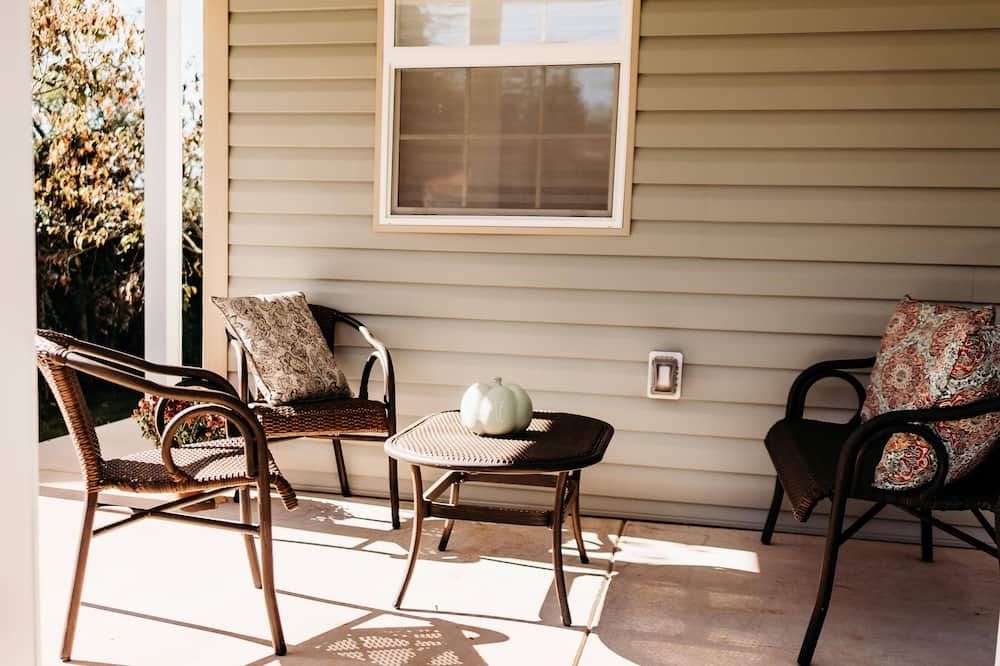 Patio view of Blue Ridge Avenue Guest House