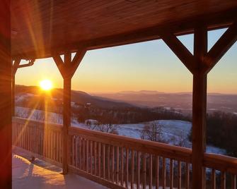 Fabulous cabin with extraordinary view 7NC/VA counties - Fancy Gap - Balcón