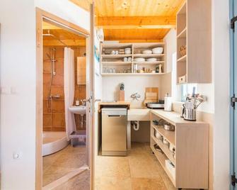 House with a swimming pool - Olive Grove Sumartin - Sumartin - Kitchen