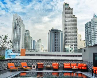 Ramada by Wyndham Bangkok Sukhumvit 11 - בנגקוק - מרפסת