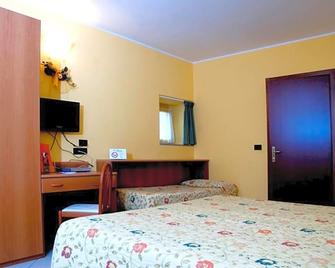 Hotel Agata - Biella - Habitación