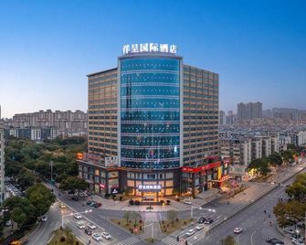 Yangcheng International Hotel (Nanchang Chengbihu Branch) - Nanchang - Building