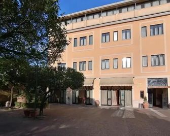 Hotel Giardino Degli Aranci - Frattamaggiore - Edificio