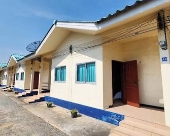 Chok Phikul Thong Resort - Nakhon Pathom - Building