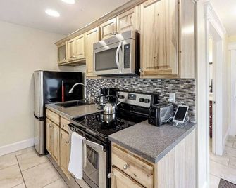 The View at Sheepscot River - Edgecomb - Kitchen