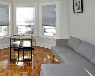 Boston Historical Urban Oasis - בוסטון - סלון