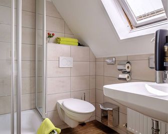 also-Hotel an der Hardt - Wuppertal - Baño