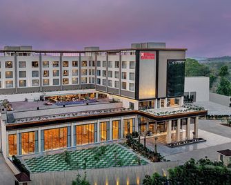 Hilton Garden Inn Jabalpur - Jabalpur - Gebouw