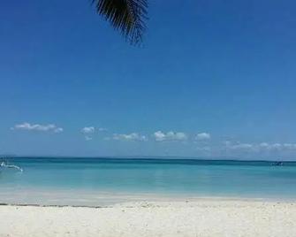Mayet Beach Resort - Bantayan - Playa