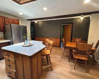 Surrounded by nature, The Lodge, family friendly home for creating memories! - Towanda - Essbereich