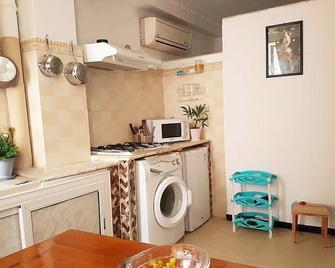 Studio Propre Avec Garage à Valmascort Annaba - Annaba - Kitchen