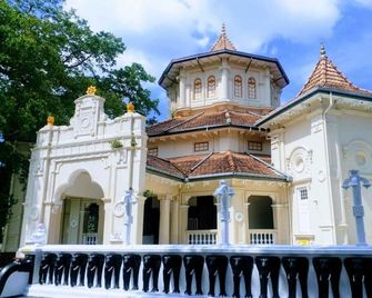 Sai Sea City Hotel - Colombo