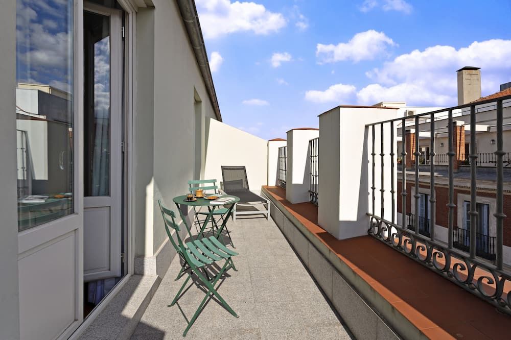 Balcony view of One Shot Prado 23