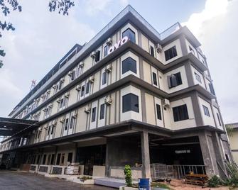 Capital O 1867 Kara Guest House - Batam - Gebouw