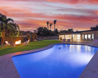 2350 Managed By Brampton Park - Lighthouse Point - Pool