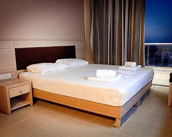 Crystal Bay Hotel - Kissamos - Habitación