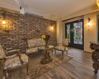 Corner Garden Hotel - Istanbul - Living room