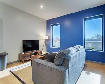 Elegant 1 Bdr | Cleveland Clinic | Free Parking - קליבלנד - סלון