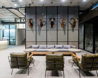 Sugar Marina Hotel Cliffhanger Aonang - קראבי - טרקלין