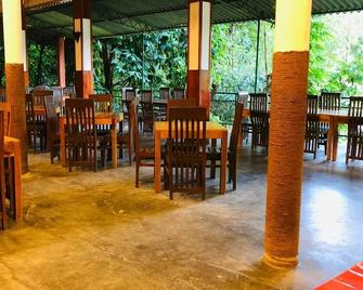 Ceylon Nature Hostel Kitulgala - Kitulgala - Restaurant