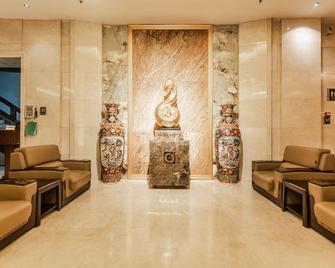 Shenyang Commercial Plaza Co., Ltd. Ming Wah Wah Hotel - Shenyang - Lobby