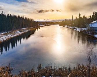 Biplane Hangar Bighorn Room - North Pole - Vista del exterior