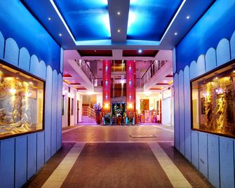 Hotel Kings Kastle - Mysore - Lobby